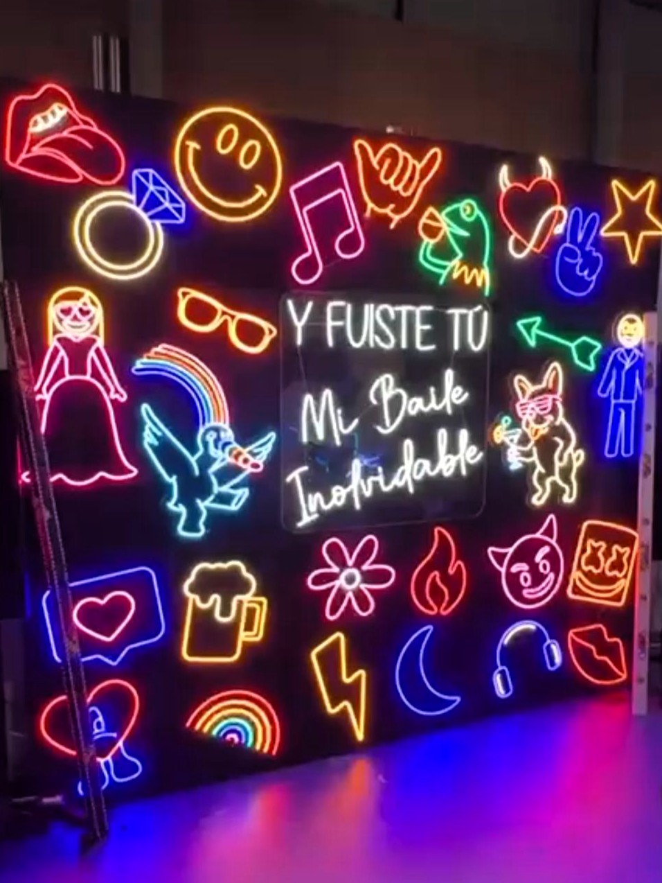 Mural LED instalación artística — XONA LED